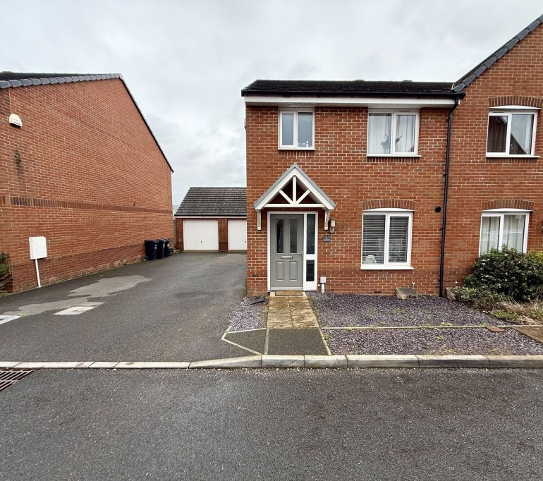 Weaver Crescent, Tiverton, EX16