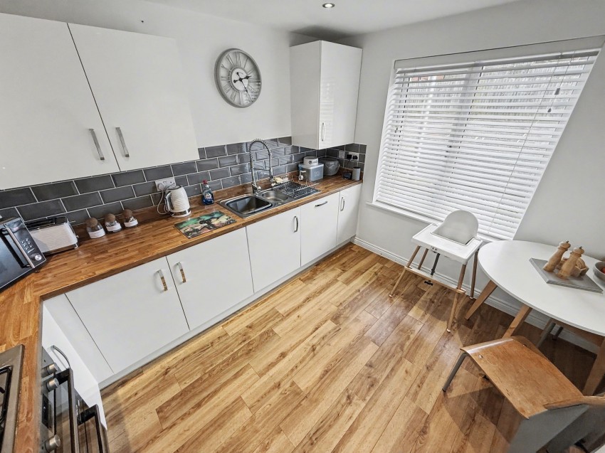 Images for Weaver Crescent, Tiverton, EX16