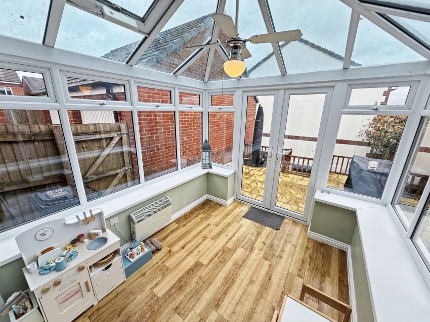 Images for Weaver Crescent, Tiverton, EX16