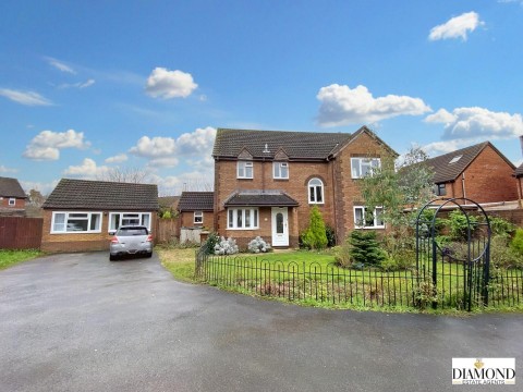 View Full Details for Four Bedroom Executive Home with Annexe