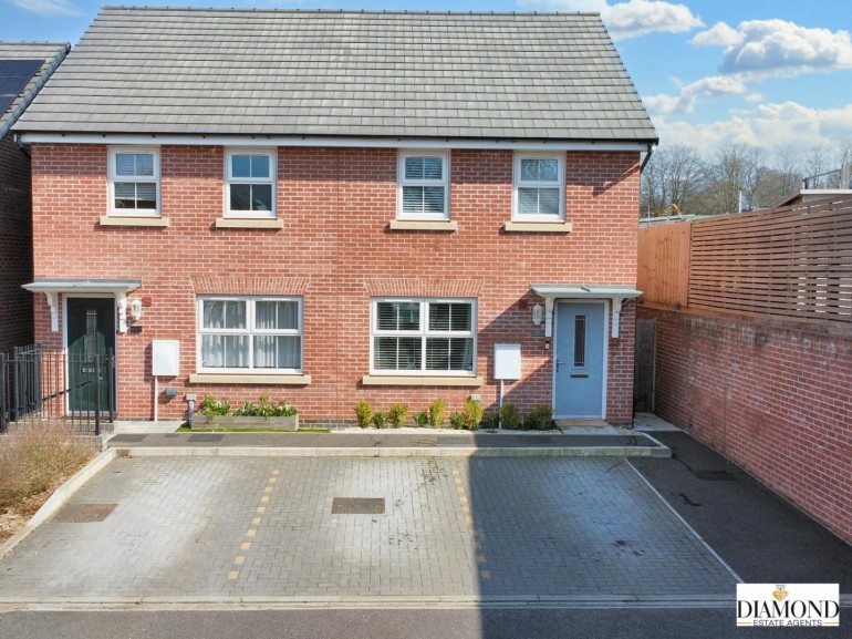 Enterprise Avenue, Tiverton