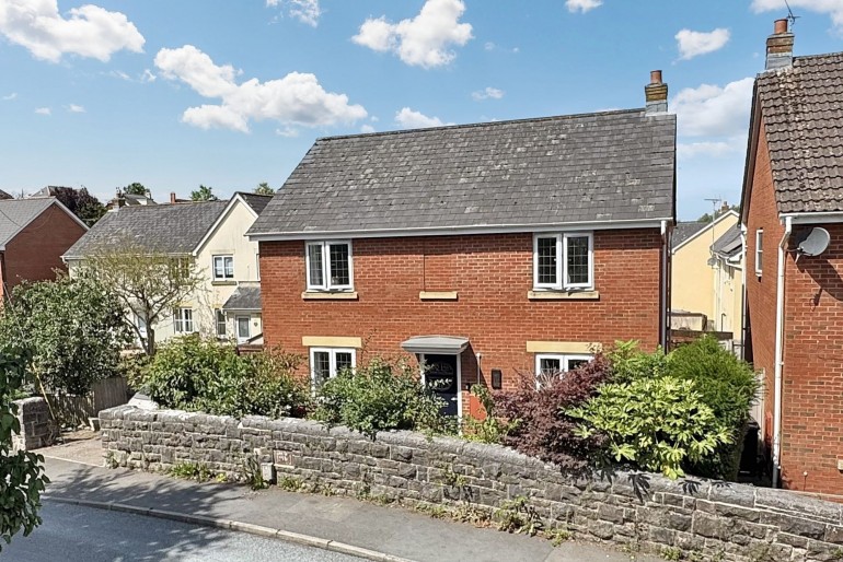 Oakfields, Tiverton, EX16