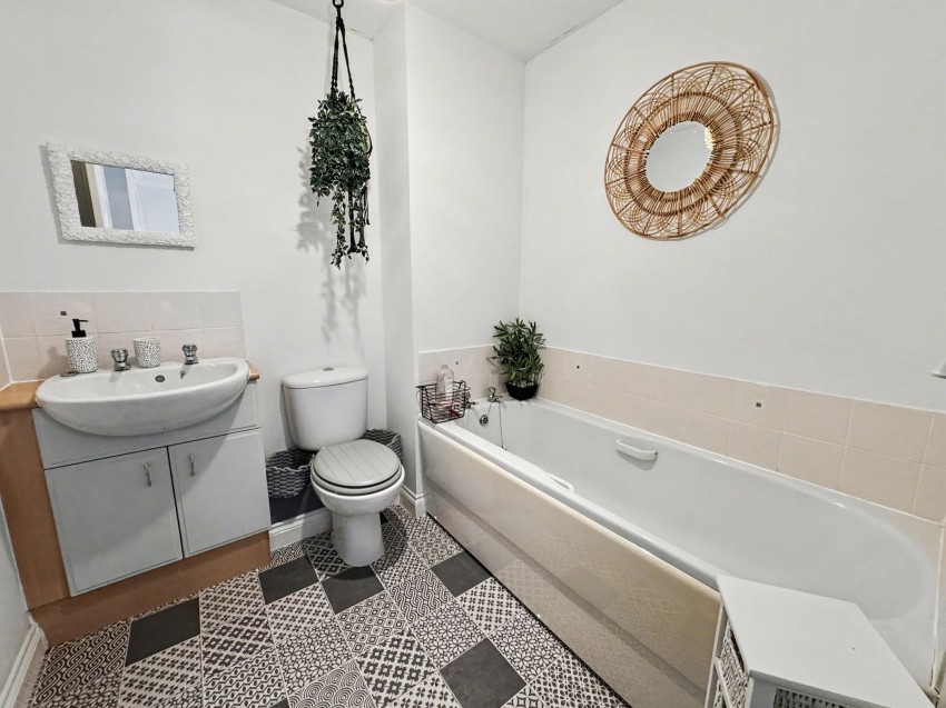 Images for Oakfields, Tiverton, EX16