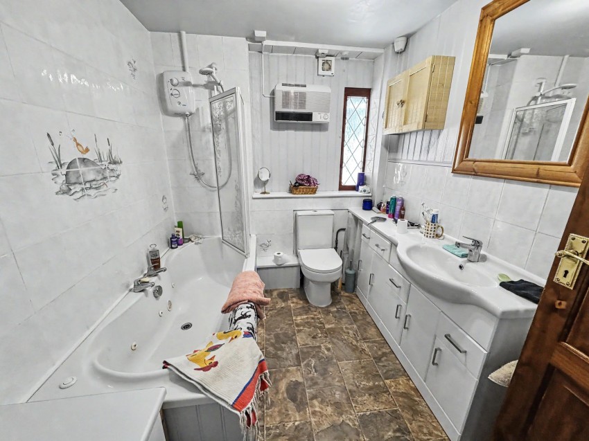 Images for Seven Crosses, Tiverton, EX16