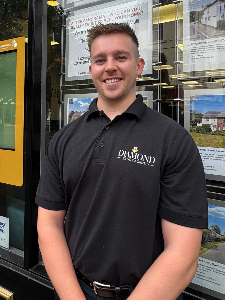 Finley Hook, Senior Sales Negotiator